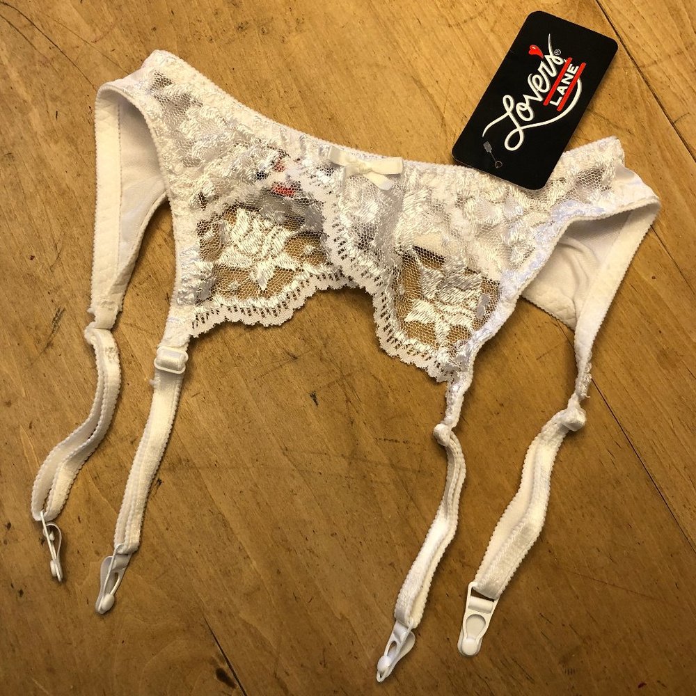 NWT White Lace Garter Belt